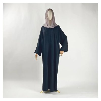 عباية كريب أسود مطرزة يدويًا